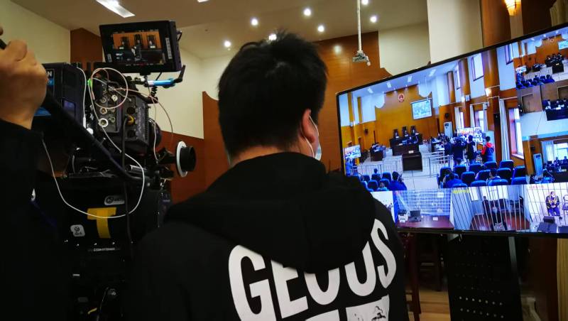 AI生成VS人工创意——兴国县广告片拍摄公司的技术浪漫主义实践